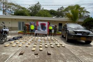 ¡Vuelve y juega! Incautaron más de 70 kilogramos de marihuana que movilizaban en vehículos por el sur del Tolima