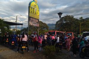 Bloquearon Santa Ana y Pacandé en este 7º día de paro de buseteros en Ibagué