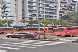 Bloqueo de busetas Av. Guabinal con calle 76