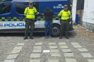 Cárcel a pasajero que transportaba 13 kilogramos de marihuana en un bus por la vía a Saldaña