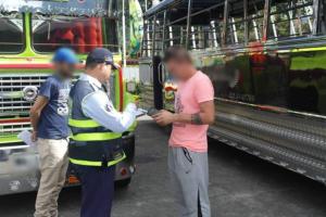 Prohíben menores en ‘chivas rumberas’ y en ambientes asociados al alcohol y alucinógenos en Ibagué