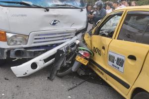 Atención: 9 personas heridas dejó violento choque múltiple frente al conjunto Treviso en Ibagué