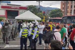 Bloqueo carrera Quinta calle 37 de Ibagué