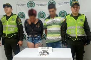 Capturaron pareja que intentaba atracar con arma de fuego a un taxista en el barrio Los Alpes del Salado