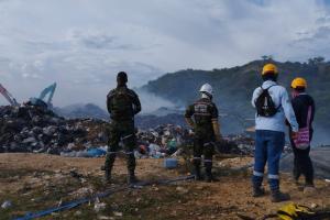 Ya se logró controlar en un 90 %, la conflagración del relleno sanitario La Miel
