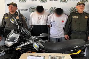 Capturaron a pareja de ladrones en moto que tenían azotado el sector del Combeima