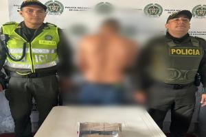 Capturaron a sujeto que agredió e iba a coger a puñal a su pareja en el barrio Las Vegas 