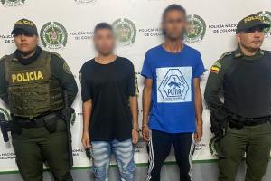 Capturaron a los sujetos que desnudaron y quemaron la moto en el barrio Interlaken