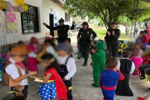 En el día dulce, los niños, niñas y adolescentes disfrutaran de las actividades lúdicas y recreativas de la Policía Tolima