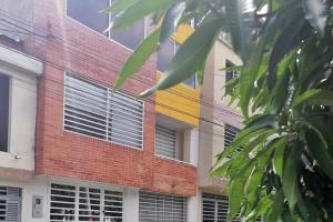 Cacería de brujos en Ibagué: Se le llevaron 18 millones y una moto brujos en Reservas de Santa Rita