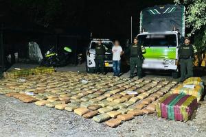 Cayó cargamento con 904 kilogramos de marihuana transportada en un camión en la vía a Saldaña