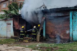 Se incendió chatarrería sobre la ‘Avenida Fantasma’ en Ibagué