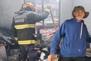 Pareja de abuelitos lo perdió todo tras incendio estructural en Aguamarina