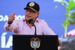Gustavo Petro en su visita a Ibagué.