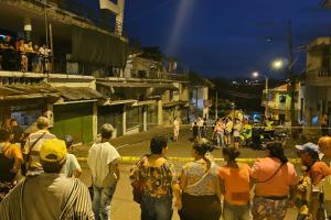 A cuchillo una mujer asesinó a otra en medio de los tragos, en la plaza de mercado de Girardot