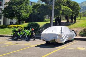 Tremenda asonada de algunos residentes contra la policía en Multifamiliares El Tejar en Ibagué