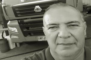 Tristeza tras el fallecimiento de Julio Enrique Carretero, conductor de una tractomula que se volcó en la vía al Aeropuerto 