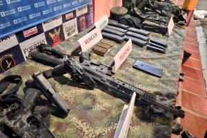 Material de guerra de las disidencias de las Farc.