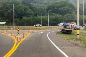 Falleció motociclista tras colisionar junto a su acompañante contra un camión en la Variante de Honda