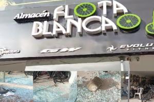 Robo en Flota Blanca de Ibagué: Delincuente rompe vidrio y sustrae bicicleta