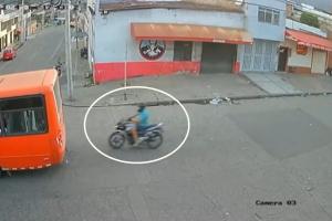 Falleció Héctor, motociclista accidentado contra buseta en el barrio Estación de Ibagué