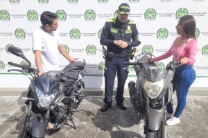 Autoridades entregaron dos motocicletas que recuperaron en Ibagué