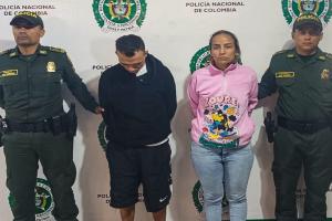En video: Cogieron a pareja de delincuentes que intentaban robar vehículos en el Divino Niño de Ibagué