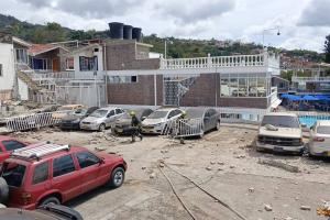 Explosión de caldera / Piscina / Mesitas de Colegio