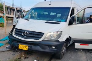Accidente de Van de Interaseo deja al menos 7 heridos en Ibagué