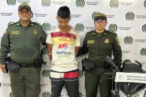 ¡Lo atraparon en El Vergel! Tremenda persecución a joven que se acaba de robar una moto en Ibagué