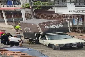 Hueco en el barrio Fenalco