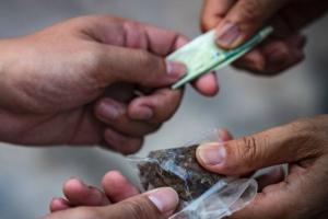 Referencia intercambio de sustancia a cambio de dinero