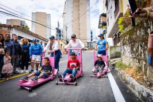 Alcaldesa e IBAL entregaron vía transformada en el barrio Irazú 