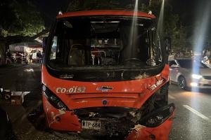 Buseta de Servicio Público | Choque Entre Buses | Bus Municipal | Julio 2025