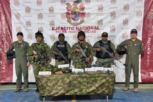 Combates en Cauca y límite del Huila deja un disidente muerto. 