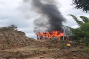 Incendio vivienda en la vereda San Simón, vía Tapias Parte Alta