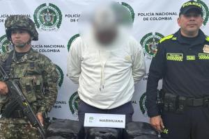 ¡Le cayó la ley! Viajaba con una maleta llena de marihuana hacia el Cesar
