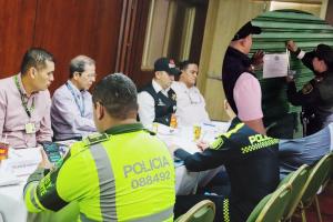 Cierran 12 locales y decomisan más de 2.700 productos ilegales en Tolima