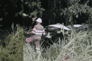 Camioneta cayó por un barranco en Ibagué y los ocupantes salieron ilesos