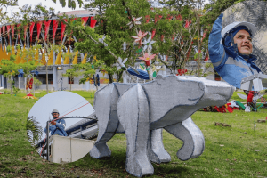 Instalación del alumbrado navideño avanza en diferentes puntos de la ciudad