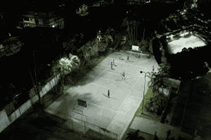 Nuevos reflectores mejoran la iluminación del Polideportivo Maracaná