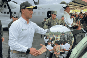 Pedro Sánchez tras aterrizar en el aeropuerto del municipio de Villa Garzón, en el departamento del Putumayo, el 5 de septiembre.