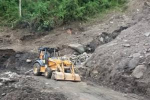 Alcaldía-rehabilitó-paso-vial-en-corredor-Tapias-Toche.jpg