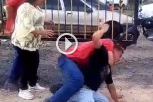 VIDEO-PELEA-PARQUEADERO.png