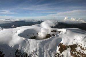 volcan_nevado_del_ruiz_1_0.jpg
