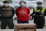 Sujeto se enchuquizó y cogió a cuchillo a dos policías en el parque del barrio Santa Ana
