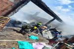 Incendio fabrica colchones en Ibagué